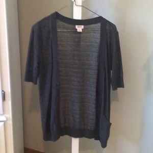 Light Short Sleeved Gray Sweater Size Small